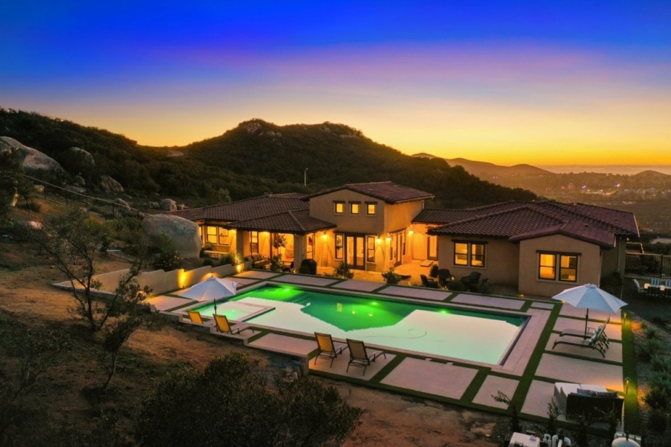 backyard-with-security-lights