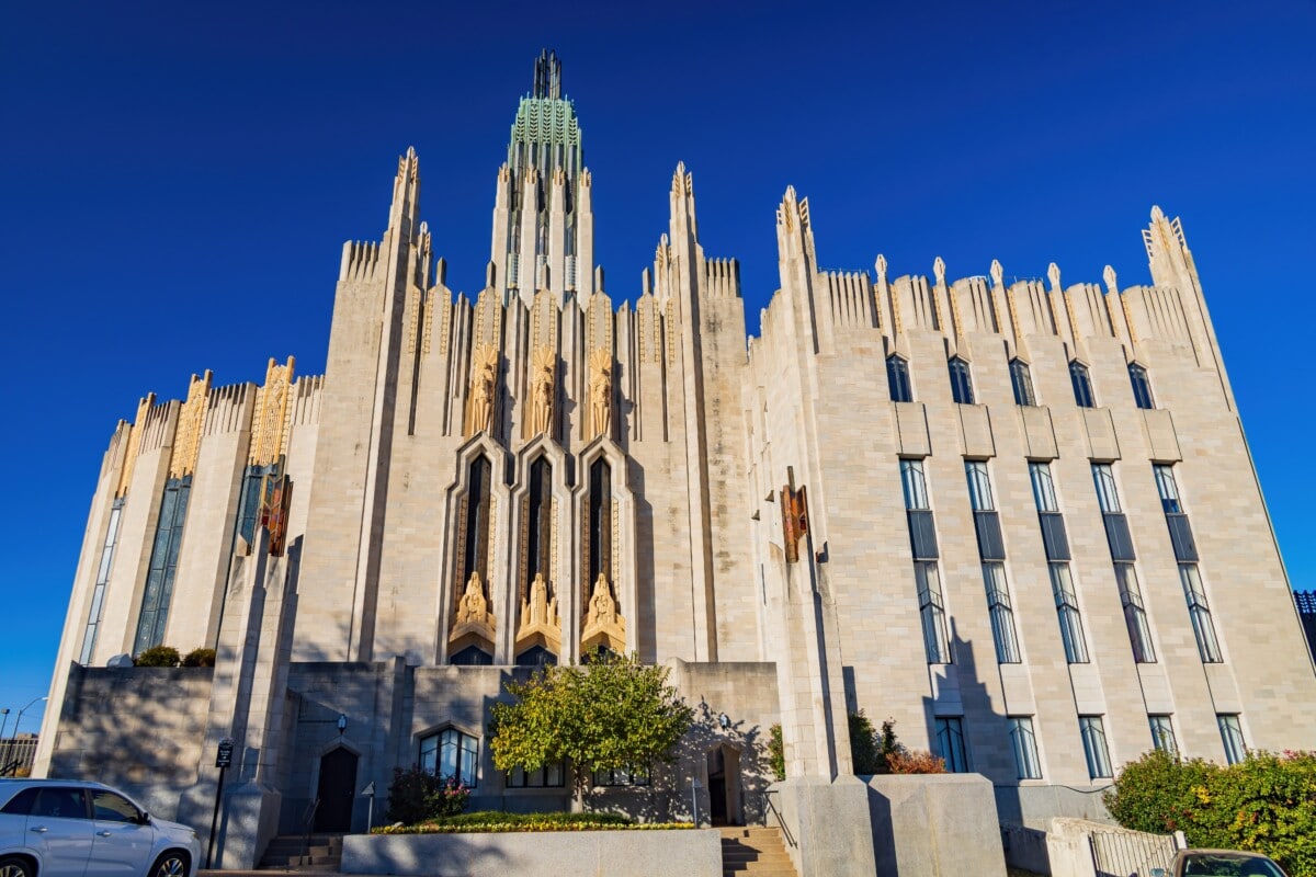 churches and landmarks in tulsa