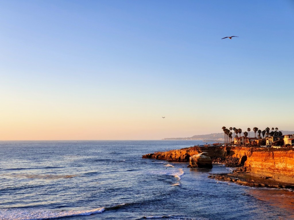 san-deigo-suburb-by-beach